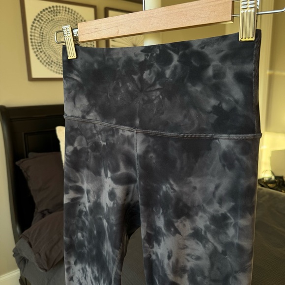 Lululemon Diamond Dye Invigorate High-Rise Tight 25” - Picture 3 of 6